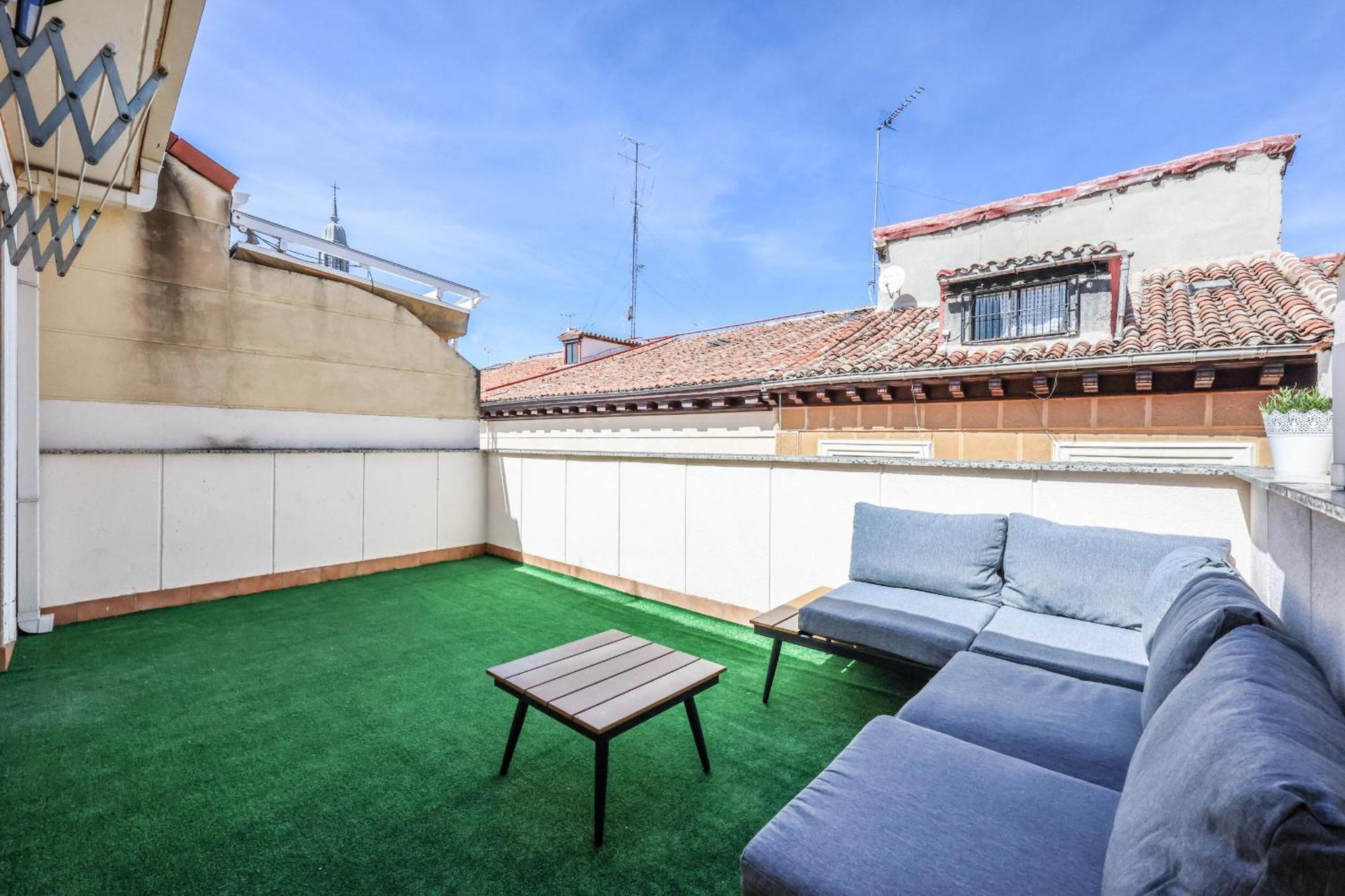 Atico Reformado Con Terraza En Tirso De Molina Para 4 Personas Alquiler Temporal Madrid Exterior foto